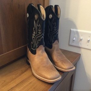 Boys Old West Cowboy Boots. new W/O tags. 6.5 D